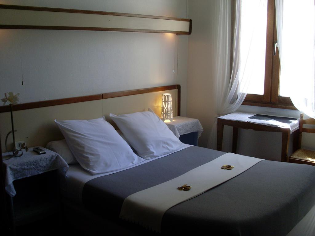 Hotel Innova Cardabella Αβινιόν Εξωτερικό φωτογραφία