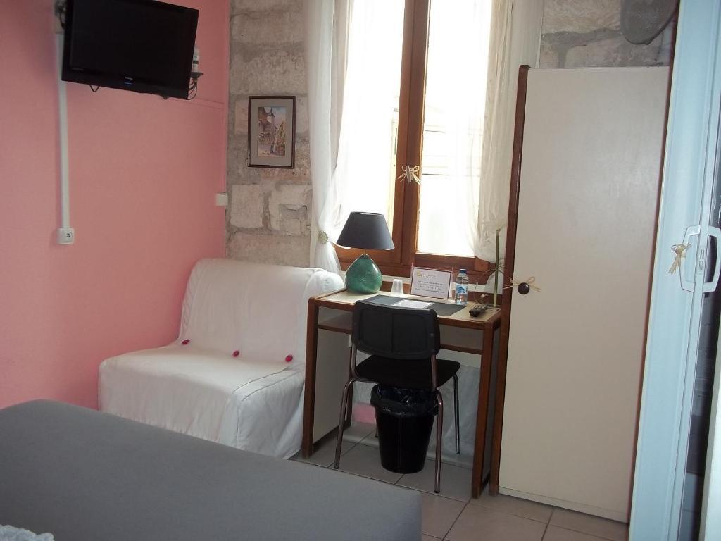 Hotel Innova Cardabella Αβινιόν Δωμάτιο φωτογραφία