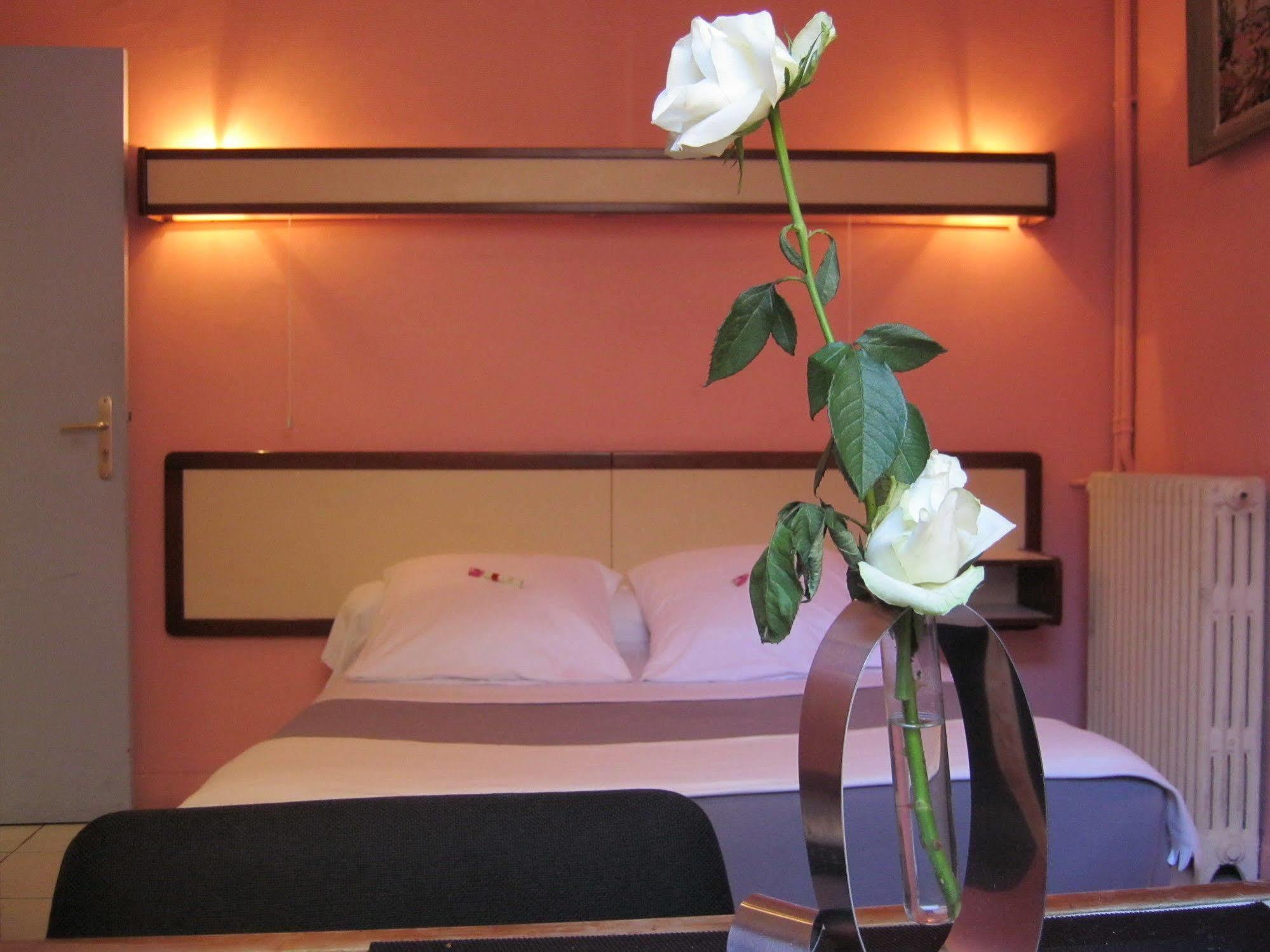 Hotel Innova Cardabella Αβινιόν Εξωτερικό φωτογραφία